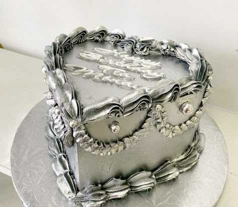 Shiny Birthday Cake, Silver Cake Ideas, Silver Heart Cake, Star Shaped Cake, Shiny Cake, Silver Birthday Cake, Heart Shaped Birthday Cake, Grey Cake, Metallic Cake