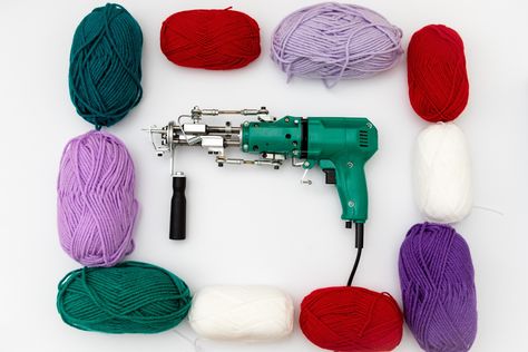 Tufting Diy, Home Embroidery Machine, Rug Tufting, Yarn Winder, Funky Rugs, Rug Yarn, Diy Art Projects, Punch Needle Embroidery, Diy Rug