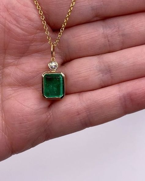 Ruth on Instagram: "✨SOLD✨New 14k gold 5+carat Zambian Emerald with Diamond highlight. Approximately 12mm x 9mm. Gorgeous color. $1295. DM for details. #emerald#emeraldpendant#neckcandy" Gold Dollar, Zambian Emerald, Emerald Pendant, Emerald Earrings, Girly Jewelry, Jewellery Design, Pricing Jewelry, Jewellery Collection, Beauty Inspiration