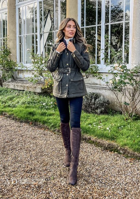 English Fashion Women, English Country Fashion, Countryside Outfit, Country Outfits Women, Countryside Fashion, British Country Style, Country Chic Outfits, Love Country, Country Attire