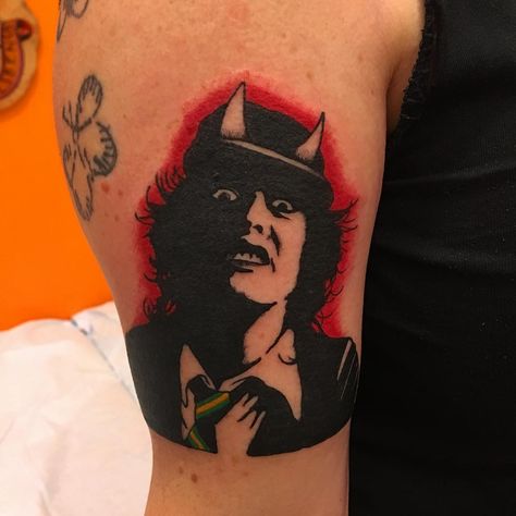 I’m gonna stay Young until I die. 🎶  Thank you @erinswearin for getting this realistic portrait of Angus. #angusyoung #acdc #acdctattoo Angus Tattoo, Sleepy Hollow Tattoo, Die Young Tattoo, Acdc Album Covers, Acdc Tattoo, Hollow Tattoo, Metallica Tattoo, Pinterest Edit, Left Arm Tattoos