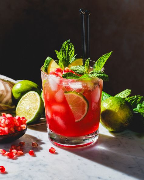 Mojito Variations, Grapefruit Mojito Recipe, Mojito Pitcher, Pomegranate Mojito, Pomegranate Drinks, Best Fish Recipes, Vegetarian Thanksgiving Recipes, Dip Recipes Appetizers, Autumn Salad Recipes