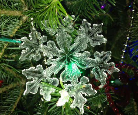 Acrylic Snowflake, Snowflakes Real, Snowflake Wreath, Mexican Crafts, Cdr File, Plaster Of Paris, Laser Cut Acrylic, Holiday Food, Christmas Crafts Decorations