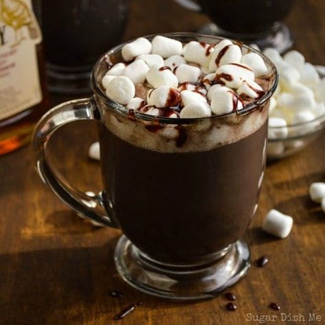 Bourbon Spiked Hot Chocolate Kahlua Hot Chocolate, Hot Chocolate Recipe Homemade, Spiked Hot Chocolate, Chocolate Bourbon, Peppermint Hot Chocolate, Homemade Hot Chocolate, Hot Chocolate Recipes, Chocolate Drinks, Christmas Chocolate