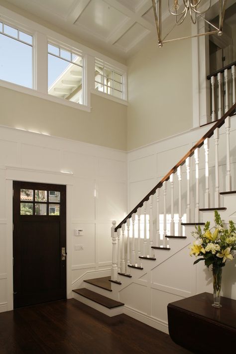 Foyer Ceiling Ideas, Foyer Trim, Foyer Paint, Foyer With Stairs, Traditional Decor Southern, Wood Screen Door, Foyer Stairs, Split Foyer, Elegant Entryway