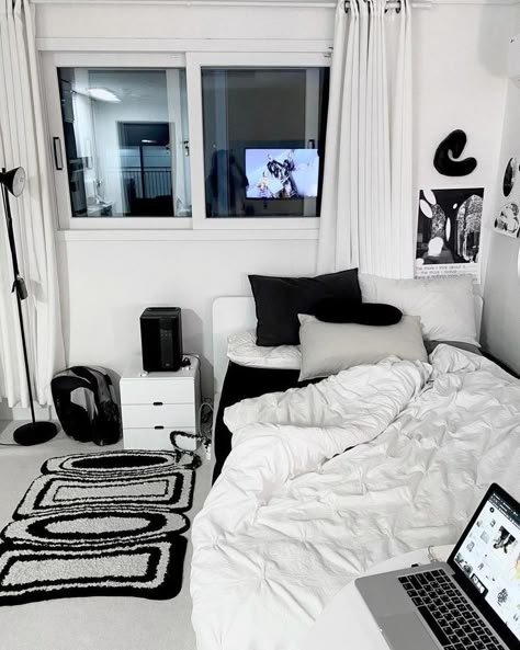 Soft Grunge Wallpaper, Bilik Lelaki, Yeji Chaeryeong Yuna, Skins Cassie, Kakegurui Yumeko, Iu Aesthetic, Black And White Bedroom, Grunge Wallpaper, Food Korean