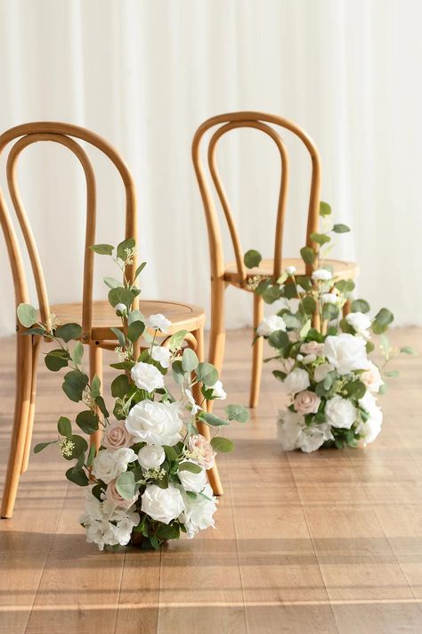 Ceremony flowers aisle