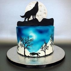 Sailor Moon Cakes, Wolf Cake, Happy Full Moon, Planet Cake, Isaac Lahey, Torte Cupcake, Cupcake Art, Tasty Chocolate Cake, Cake Packaging