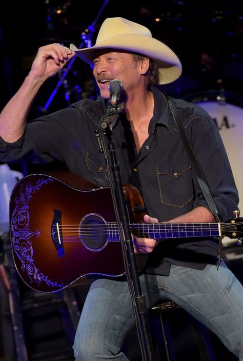 Allan Jackson, Alan Jackson Music, Allen Jackson, Country Girl Problems, Country Song Quotes, Best Country Singers, Southern Gentleman, Country Musicians, Country Music Quotes