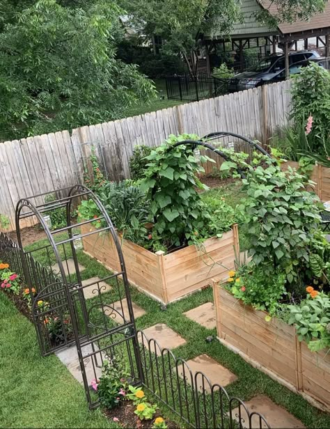 Backyard Landscaping With Vegetable Garden, Front Yard Landscaping Raised Beds, Narrow Garden Layout, Flower Garden Arch, Front Yard Veggie Garden Design, Front Yard Garden Ideas Vegetables, Fenced In Garden Raised Beds, Garden Sectioning Ideas, Plants Around Deck