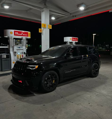 Black Jeep Grand Cherokee, Jeep Laredo, Chevrolet Suv, Srt Jeep, Jeep Srt, Black Jeeps, Hellcat Charger, Diesel Trucks Ford, Cars Pics