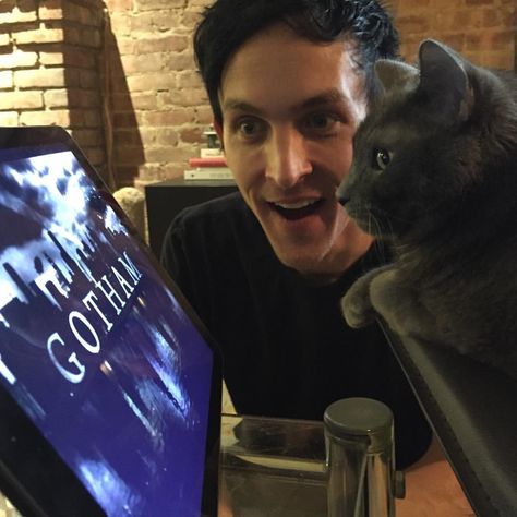 Almost 30 minutes until #Gotham! TV is busted so Finn and I are watching on iPad. #MakeItWork Batman Origins, Gotham Show, Robin Lord Taylor, Robin Taylor, Penguin Gotham, Victor Zsasz, Gotham Cast, Gotham Tv Series, Cory Michael Smith