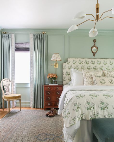 HOW TO GET WHAT YOU WANT ON FACEBOOK MARKETPLACE • A Glass of Bovino Jade Green Bedroom, Wall Color Ideas, Behr Colors, New Paint Colors, Traditional Bedroom, Green Rooms, Bedroom Paint, Bedroom Green, Blue Bedroom