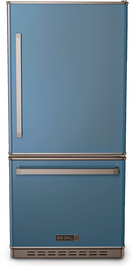 how fabulous is this french blue fridge from Big Chill, we need it now French Kitchen Inspiration, French Blue Kitchen, Blue Fridge, Big Chill Appliances, Kitchen Rehab, Color Refrigerator, Family Room Remodel, Vintage Refrigerator, Retro Refrigerator