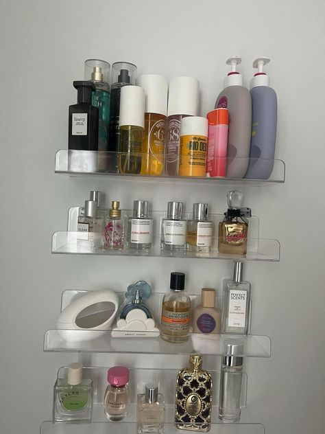 Lotion Organization, Perfume Organization, Dream Apartment Decor, Clean Girl Aesthetic, Future Apartment Decor, Shower Skin Care, Body Smells, Smell Goods, Perfume Scents