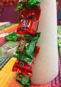 Candy Tree DIY (With lights!) - The Crafty Chica Christmas Candy Tree Ideas, Christmas Candy Bouquet Ideas, Candy Trees Ideas, Candy Flower Bouquet, Christmas Candy Bouquet, Centerpiece With Lights, Flower Lollipops, Christmas Candy Crafts, Candy Centerpiece