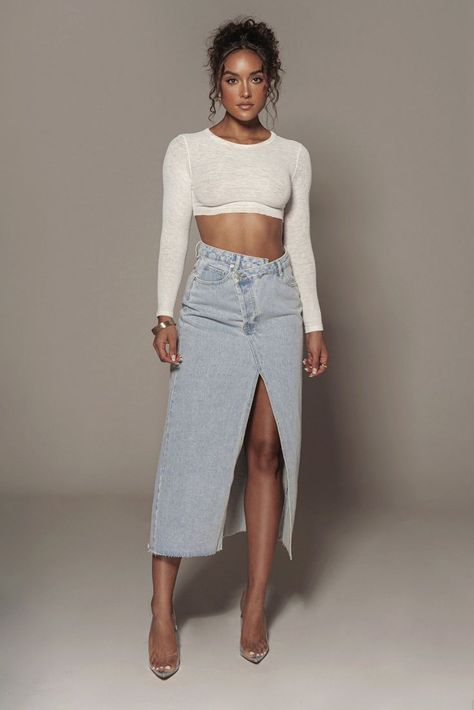 2024's Top Skirt Outfits: Stylish Trends for Every Season and Body Type 2024 Summer Trends, Summer Skirts Long, Crop Top And Skirt Outfit, Stylish Jeans Outfit, Casual Crop Tops, Satin Skirts, Outfits Stylish, Summer Outfits 2024, Skirts Long