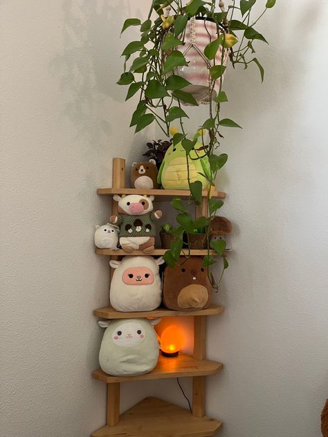 Shelf For Plushies, Aesthetic Plushie Display, Room Decor Plushies, Aesthetic Stuffed Animal Storage, Plushy Storage Idea, Stuffed Animal Storage Aesthetic, Stuffie Organization, Plushies In Room, Plushie Collection Display