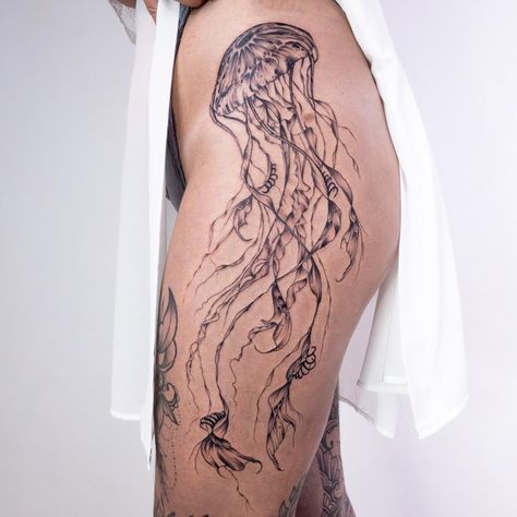 16 Tattoo, Funky Tattoos, Jellyfish Tattoo, Shape Tattoo, Stylish Tattoo, Intricate Tattoo, Spine Tattoos For Women, Leg Tattoos Women, Thigh Tattoos Women