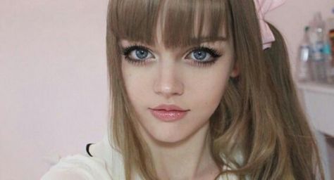 Perfect Doll Eyes Baby Doll Makeup, Dakota Rose, Living Barbie, Fall Makeup Trend, Real Barbie, Human Doll, Doll Makeup, Living Dolls, Modern Hairstyles