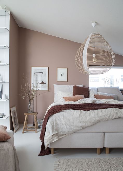 30 COZY SCANDINAVIAN BEDROOMS Cozy Scandinavian Bedroom, Romantic Bedroom Colors, Scandinavian Bedrooms, Pink Bedroom Walls, Bedroom Scandinavian, Bedroom Color Combination, Bedroom Updates, Scandinavian Bedroom, Dekorasi Kamar Tidur