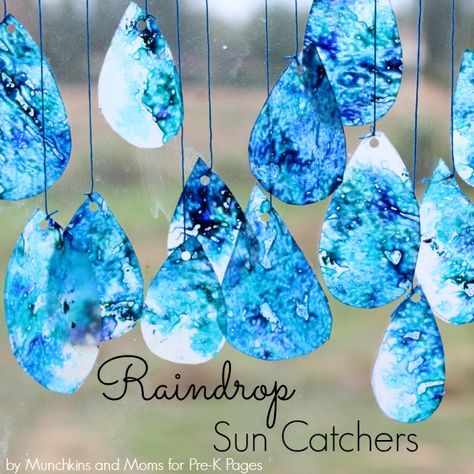 Preschool Winter Rain Fine Motor Art Activity Rain Drop Suncatcher, Raindrop Crafts For Kids, Raindrop Suncatchers, Weather Preschool, Høstaktiviteter For Barn, Preschool Weather, Motor Art, Weather Crafts, April Crafts