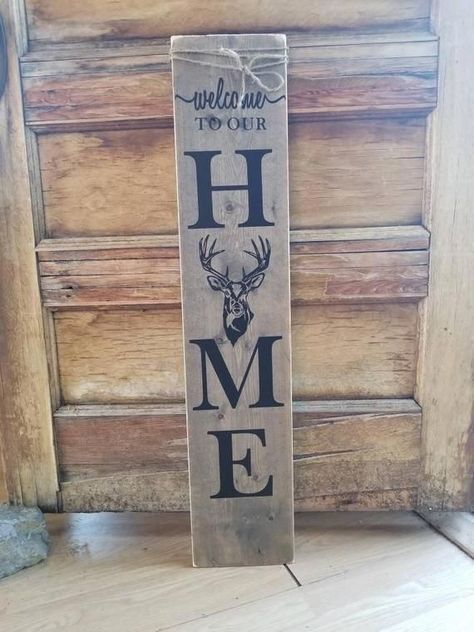 Welcome Signs Front Door, Christmas Cricut, Woodwork Projects, Hunting Decor, Cricut Air, Wooden Welcome Signs, Porch Welcome Sign, Deer Decor, Diy Wood Signs