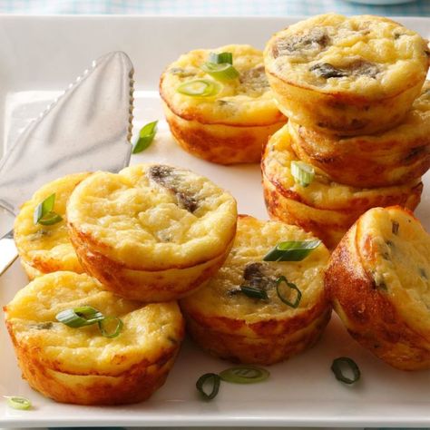 Scrambled Egg Muffins, Quiche Cups, Egg Puff, Cheesy Eggs, Puff Recipe, Cottage Cheese Recipes, Egg Dish, Quiche Recipes, Egg Breakfast