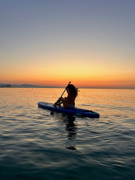 #sunrise #sunrisephotoshoot #paddle #paddleboarding Vision Board Paddle Boarding, Sunrise Vision Board, Paddleboarding Aesthetic, Paddle Boarding Aesthetic, Sunrise Run, Barcelona Trip, Paddle Surf, Stand Up Paddle Boarding, 2025 Goals