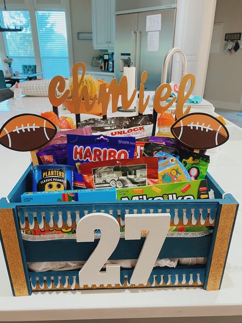 Baskets For Football Boyfriend, Football Buddy Basket, Gift Basket Football Theme, Bleacher Babe Gifts, Boyfriend Snack Basket, Football Boo Basket, Game Day Basket For Boyfriend Basketball, Hoco Gift Basket, Senior Day Baskets