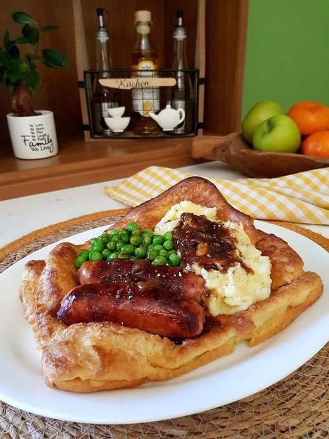 Marion Grasby, Onion Gravy, Yorkshire Pudding, Sausages, Hearty Meals, Gravy, Peas, Yorkshire