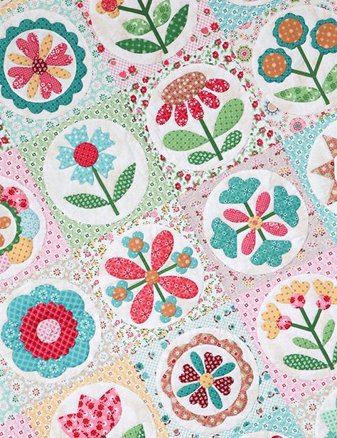 Lori Holt Sew Simple Shapes, Lori Holt Quilts Patterns Free, Lori Holt Bee In My Bonnet Free Pattern, Lori Holt Free Patterns, Lori Holt Quilts, Bee In My Bonnet, Riley Blake Fabric, Lori Holt, Miniature Quilts