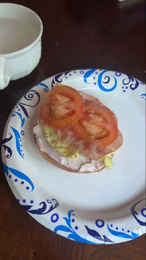 Cream Cheese Tomato, Tomato Egg, Cheese Tomato, Breakfast Bagel, Sliced Ham, Strawberry Cream Cheese, Strawberry Cream, Strawberries And Cream, Cream Cheese