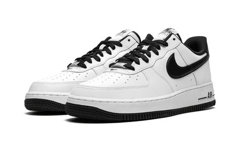 White Black Shoes, White Nike Air, Vintage Basketball, Air Force 1 Mid, Nike Air Force 1 07, Nike Air Force 1 Low, Swag Shoes, Nike Fashion, White Nike