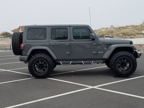 Grey Jeep, Jeep Wrangler Lights, Silver Jeep, Jeep Wrangler Interior, Jeep Sahara, Dream Cars Range Rovers, 4 Door Jeep Wrangler, Jeep Baby, Jeep Dogs