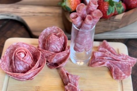 Rose Charcuterie Board, Fun Charcuterie Board, Salami Rose, Charcuterie Meats, Charcuterie Spread, Charcuterie Ideas, How To Make Rose, Rose Video, Butcher Paper