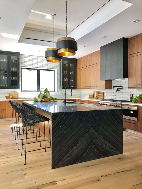 Black Countertop Island, Modern Black Kitchen Island, Black Marble Countertops, Waterfall Island Kitchen, Black Countertop, Office Vibes, Black Countertops, Kitchen Black, Brown Kitchens