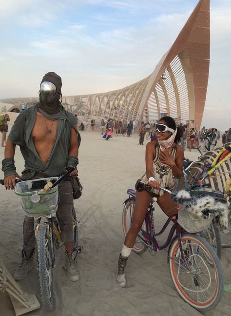 Afrikaburn Outfit Ideas Men, Burning Man People, Music Video Aesthetic, Burning Man Art, Burning Man Festival, Man Party, Man Child, Man Set, Men Looks