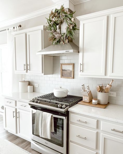 Happy Wednesday, friends! We are halfway to the weekend. We got this. 🙌🏼 I wanted to share some kitchen views with you today. There’s nothing like the simplicity of still photos. Not gonna lie, I miss the old instagram at times. What about you? Do you prefer reels over photos? . #KitchenDecor #HomeStyling #InteriorDesign #HomeDecor #KitchenInspo #Decorating #KitchenDesign #HomeInteriors #KitchenGoals #DecorInspiration #KitchenViews #HappyWednesday #MidweekMotivation #WeekdayVibes #HumpDay... Joanna Gaines Style Kitchens, Magnolia Home Kitchen, Old Instagram, Magnolia Kitchen, Wednesday Friends, Kitchen Views, Magnolia Homes, Modern Farmhouse Style, Happy Wednesday