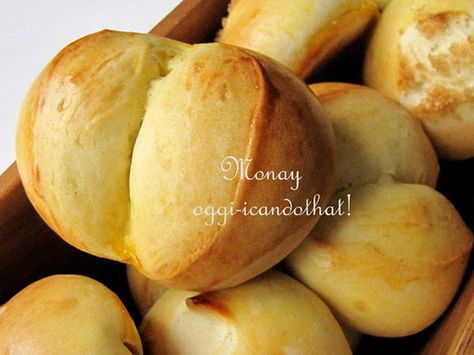 Monay Filipino Bread Recipe, Pandesal Recipe, Filipino Food Dessert, Star Bread, Egg Bread, Pinoy Recipes, Philippines Food, Best Bread Recipe, Filipino Desserts