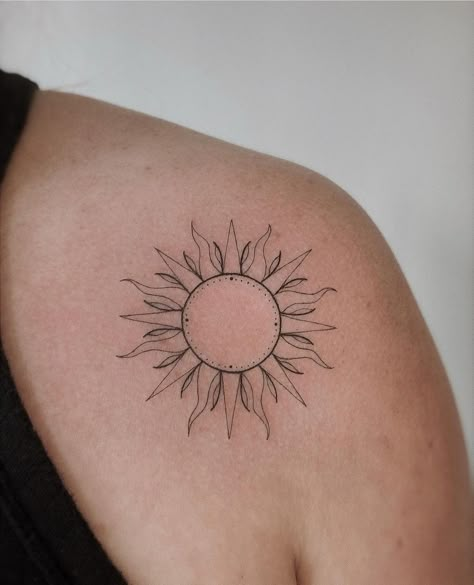 Detail Sun Tattoo, Fine Line Sun Tattoo Shoulder, Shoulder Round Tattoo, Sunburst Elbow Tattoo, Unique Sun Tattoos For Women, Sun Tattoos Women, Sun On Elbow Tattoo, Sun Tattoo Realistic, Orange Sun Tattoo