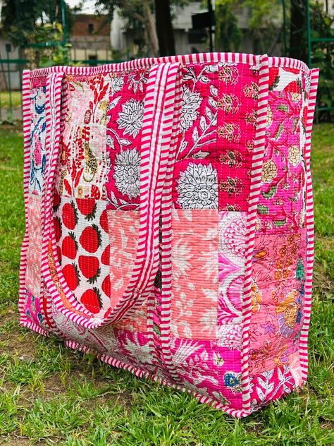 Large Cotton Quilted Tote Bags Bridesmaid Gifts Multi Patches Shopping Beach Boho Weekender Bags Printed Hand Luggage Travel Tote Bag Women - Etsy Australia Pink Patch, Sacs Tote Bags, Block Print Quilt, Weekender Bags, Fabric Tote Bags, Quilted Tote Bags, Handbag Pattern, Beach Boho, Travel Tote Bag