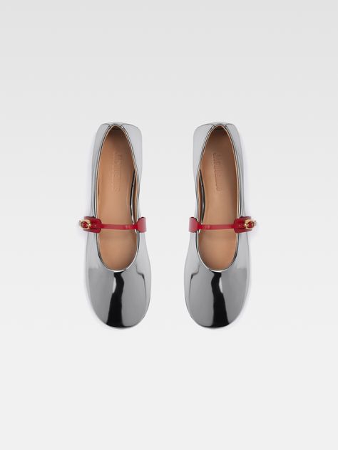 Jacquemus Shoes, Designer Slippers, Silver Flats, Ballerina Shoes, Mary Jane Flats, Black Flats, Leather Flats, Metallic Leather, Metal Buckles