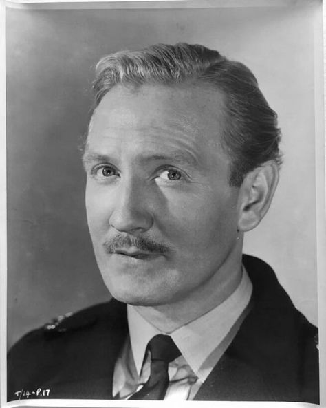 Leslie Phillips, English Film, Comedy Actors, British Comedy, Film Stars, Film Studio, The Empire Strikes Back, Vintage Movie, Original Movie