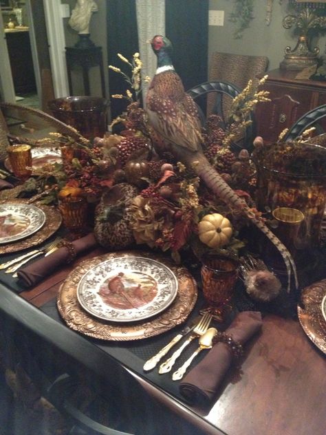 Pheasant centerpiece and table setting Decorating With Pheasants, Spode Woodland Tablescape Place Settings, Pheasant Table Decor, Pheasant Tablescape, Pheasant Decor Ideas, Pheasant Decorations, Pheasant Centerpiece, Pheasant Decor, Pheasant Feather Decor