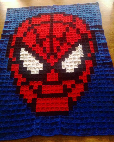 Marvel Granny Square, Spiderman Granny Square, Spider Man Crochet Blanket, Spider Man Blanket Crochet, Crochet Spiderman Blanket, Spiderman Crochet Blanket, Free Crochet Spiderman Blanket Patterns, Spider Man Crochet Graph, Spiderman Granny Square Blanket