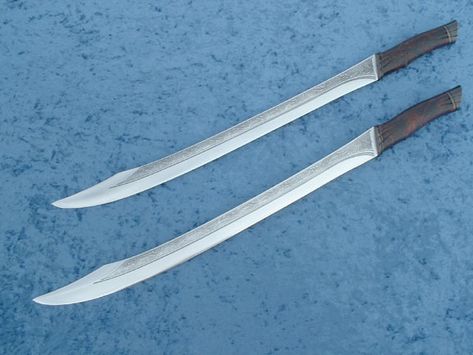 Kyra's Gear - twin swords.    Source: http://odinblades.deviantart.com/art/Twin-Short-Swords-163522124 Twin Swords, Short Swords, Blacksmithing Ideas, Military Design, Cool Swords, Fantasy Images, Arm Armor, Legolas, Fantasy Aesthetic