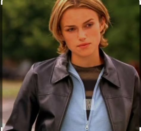 Keira Knightley Hair, Soft Butch, Beckham Hair, Butch Lesbian, Kiera Knightly, Bend It Like Beckham, Claude Van Damme, Keira Knightly, Jean Claude Van Damme