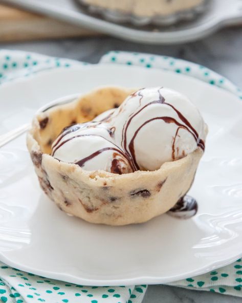 Edible Cookie Bowl, Cookie Bowls For Ice Cream, Cookie Dough Cups For Ice Cream, Ice Cream Cookie Bowls, Cookie Sundae Bowls, Cookie Bowls, Best Sugar Cookies, Ice Cream Bowl, Cookie Cups