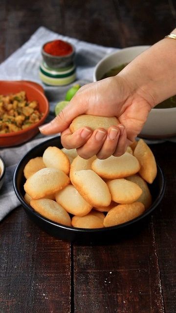 Tamarind Water, Chicken Starter Recipes, Puri Recipes, Spicy Snacks Recipes, Pani Puri, Vegetarian Fast Food, Tastemade Recipes, Indian Cooking Recipes, Sweet Dishes Recipes